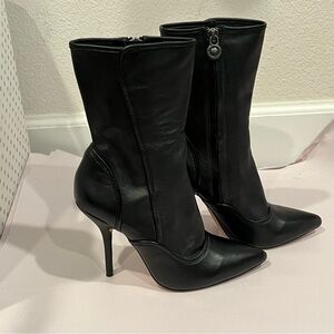 Leon Max black leather high heel booties size 5 1/2 zipper side